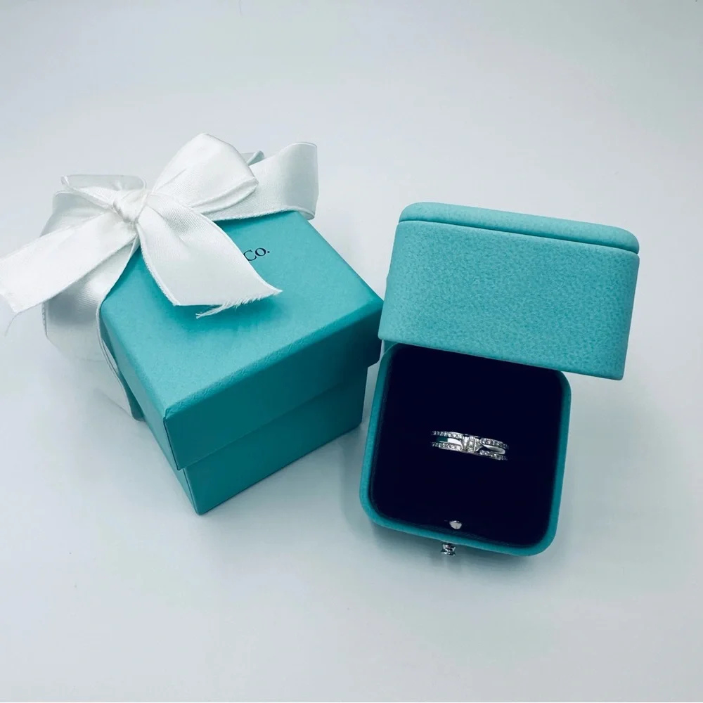 $7,800 Tiffany & Co. .43 CTW 18K White Gold T Narrow Pave Diamond Ring Packaging